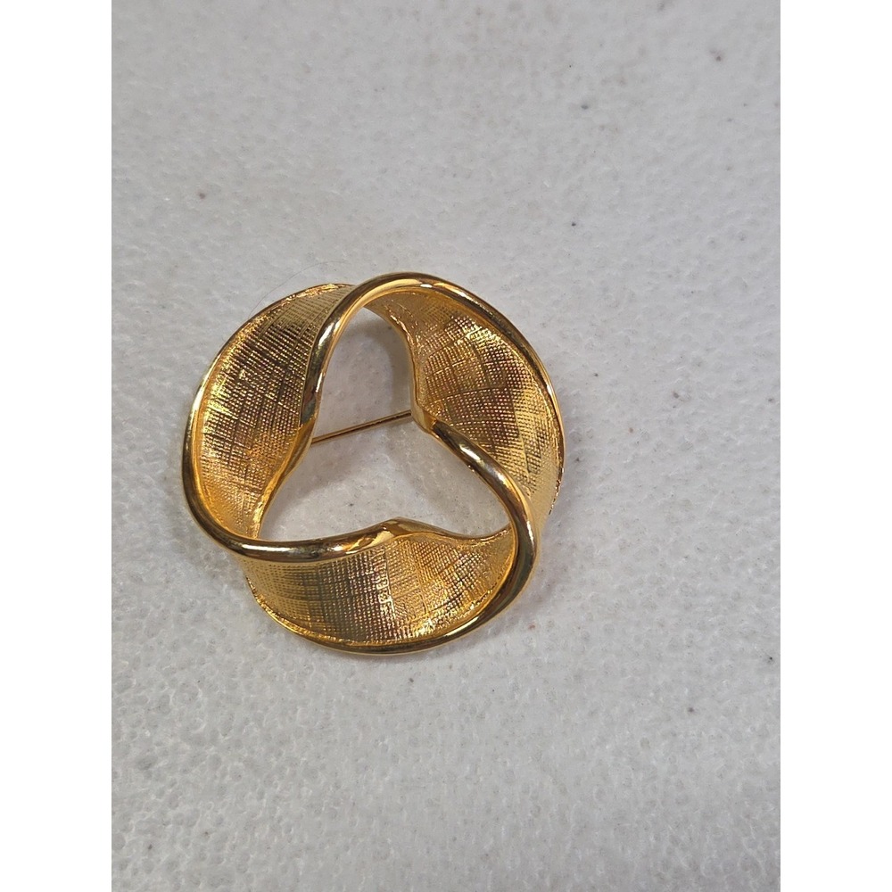 Vintage‎ Napier Gold Tone Abstract Swirl Brooch Textured Modernist Pin Signed